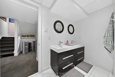 141 Acklam Terrace Kanata ON K2K 2J4