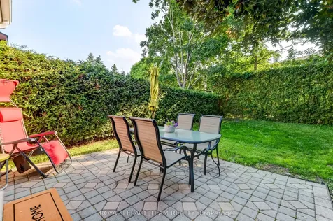 141 Acklam Terrace Kanata ON K2K 2J4