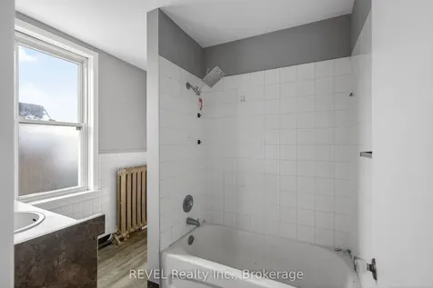 229 Main Street W Port Colborne ON L3K 3V7
