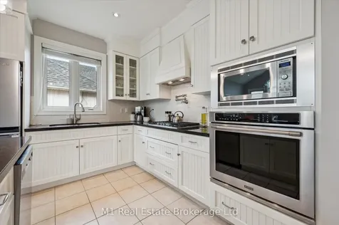 94 Aberfoyle Mill Crescent Puslinch ON N1H 6H9