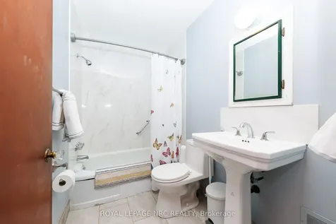 6408 Monroe Street Niagara Falls ON L2G 2G8