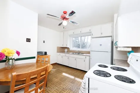 6408 Monroe Street Niagara Falls ON L2G 2G8