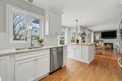 12 Sherk Crescent Kanata ON K2K 2L4