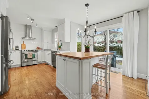 12 Sherk Crescent Kanata ON K2K 2L4