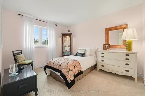 12 Sherk Crescent Kanata ON K2K 2L4