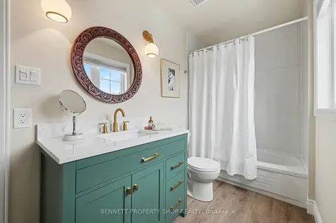 12 Sherk Crescent Kanata ON K2K 2L4