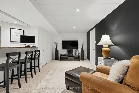 12 Sherk Crescent Kanata ON K2K 2L4