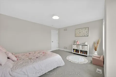 17 Arsenault Crescent Pelham ON L0S 1E1