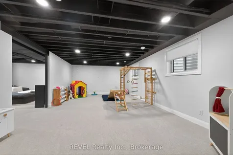 17 Arsenault Crescent Pelham ON L0S 1E1