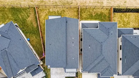 17 Arsenault Crescent Pelham ON L0S 1E1