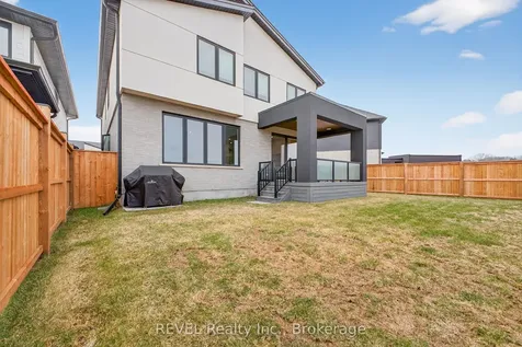 17 Arsenault Crescent Pelham ON L0S 1E1