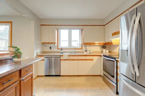 90 Windemere Crescent Stratford ON N5A 6B1