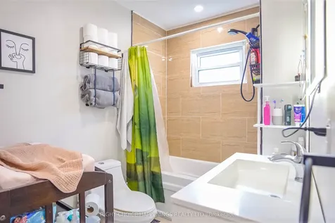 149 Oakwood Street Port Colborne ON L3K 5G5