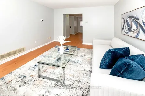 137 Bridlewood Drive S Kanata ON K2M 2G6
