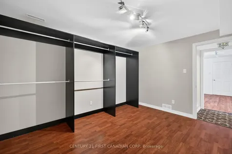 8 Claire Court Strathroy-caradoc ON N7G 4C8