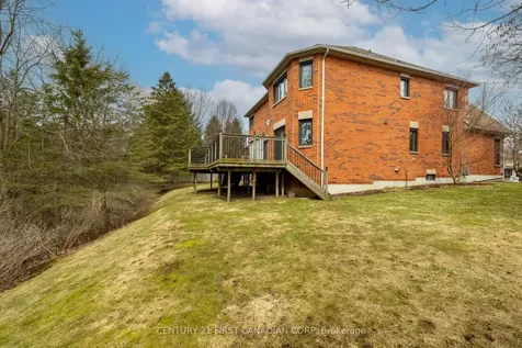 8 Claire Court Strathroy-caradoc ON N7G 4C8
