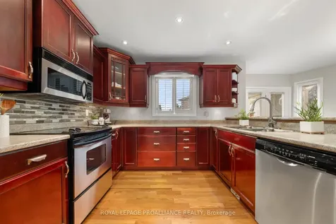 8 Linden Lane Belleville ON K8N 5W9