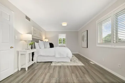 8 Linden Lane Belleville ON K8N 5W9