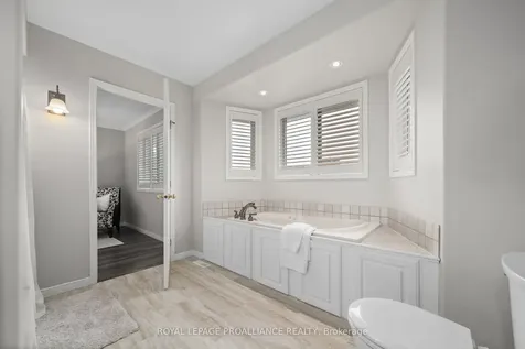8 Linden Lane Belleville ON K8N 5W9