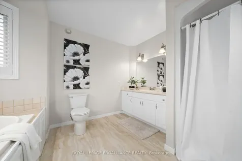 8 Linden Lane Belleville ON K8N 5W9