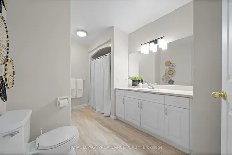 8 Linden Lane Belleville ON K8N 5W9