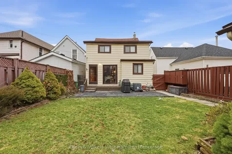 18 Mayflower Avenue Hamilton ON L8L 2K4