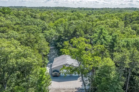 9941 Nipigon Street Lambton Shores ON N0M 2L0