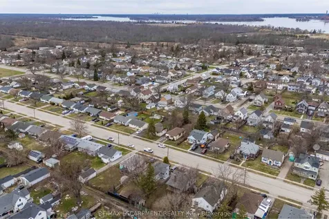 316 Dufferin Street Fort Erie ON L2A 2T9