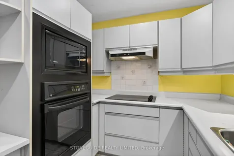 645 Whitaker Street Peterborough ON K9H 7L5
