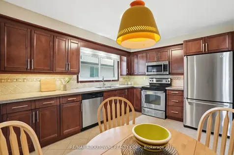 264 Celtic Drive Hamilton ON L8E 2T9