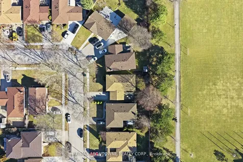 264 Celtic Drive Hamilton ON L8E 2T9