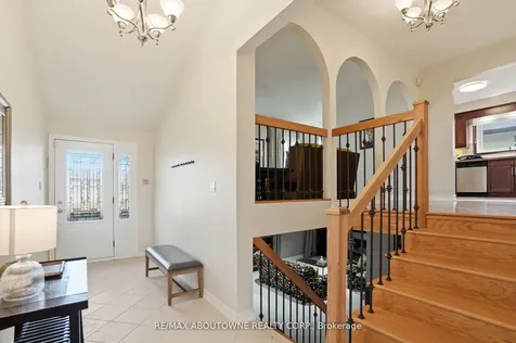 264 Celtic Drive Hamilton ON L8E 2T9