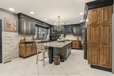 82 Maple Drive Hamilton ON L8G 3C2