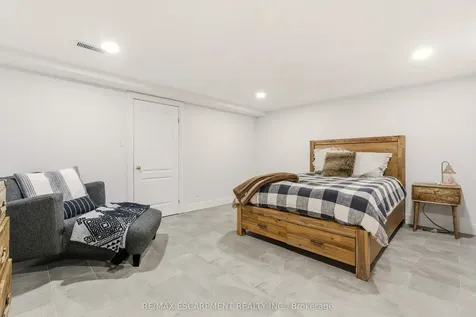 82 Maple Drive Hamilton ON L8G 3C2