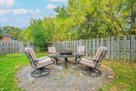 521 O'connell Road Peterborough ON K9J 4E2