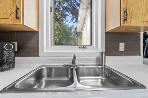 44 Havelock Street Brockville ON K6V 4M1
