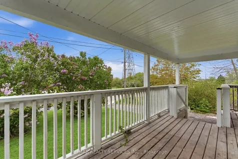 5292 Bridge Street Niagara Falls ON L2E 2T3