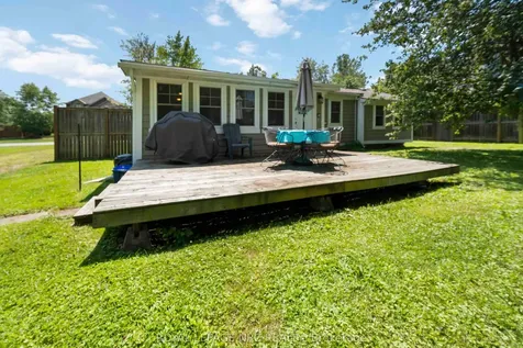 3242 Riselay Avenue Fort Erie ON L0S 1N0