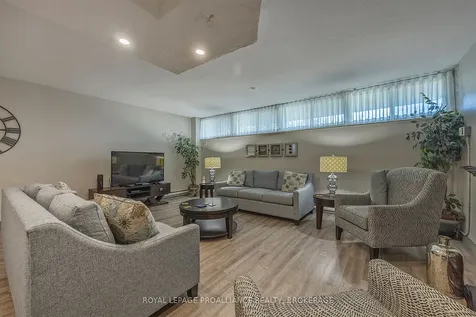 2 Mowat Avenue Kingston ON K7M 1K1
