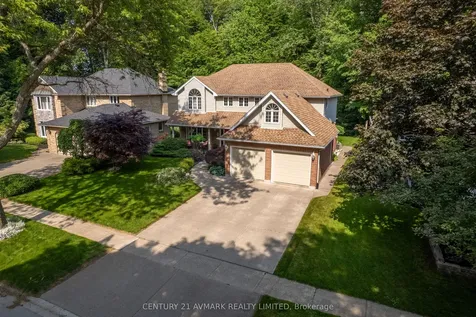 5 Milburn Drive Pelham ON L0S 1E4