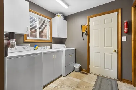 5 Milburn Drive Pelham ON L0S 1E4