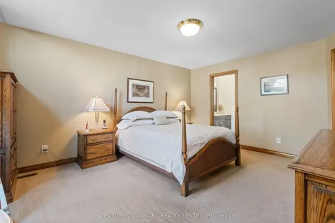 5 Milburn Drive Pelham ON L0S 1E4