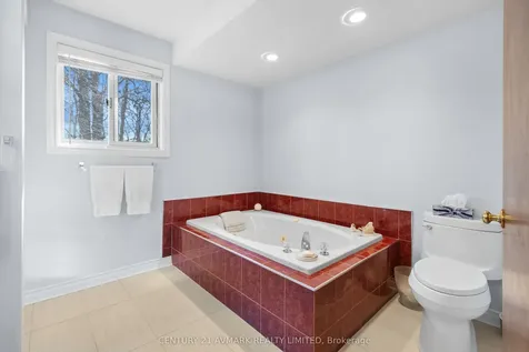 5 Milburn Drive Pelham ON L0S 1E4