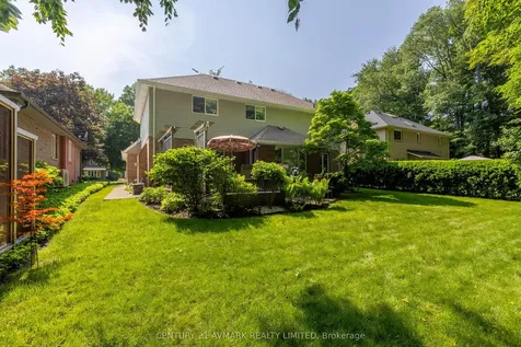 5 Milburn Drive Pelham ON L0S 1E4