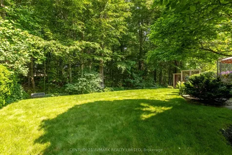 5 Milburn Drive Pelham ON L0S 1E4