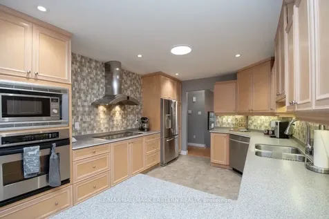 4 Huntingwood Crescent Kawartha Lakes ON K0M 1A0