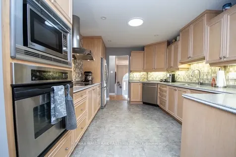 4 Huntingwood Crescent Kawartha Lakes ON K0M 1A0