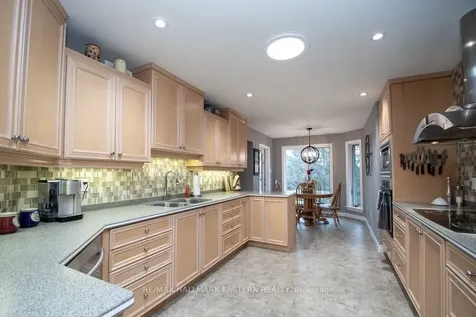 4 Huntingwood Crescent Kawartha Lakes ON K0M 1A0