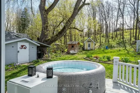 25 Edwin Street W Meaford ON N4L 1E4
