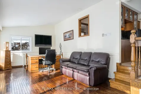 25 Edwin Street W Meaford ON N4L 1E4